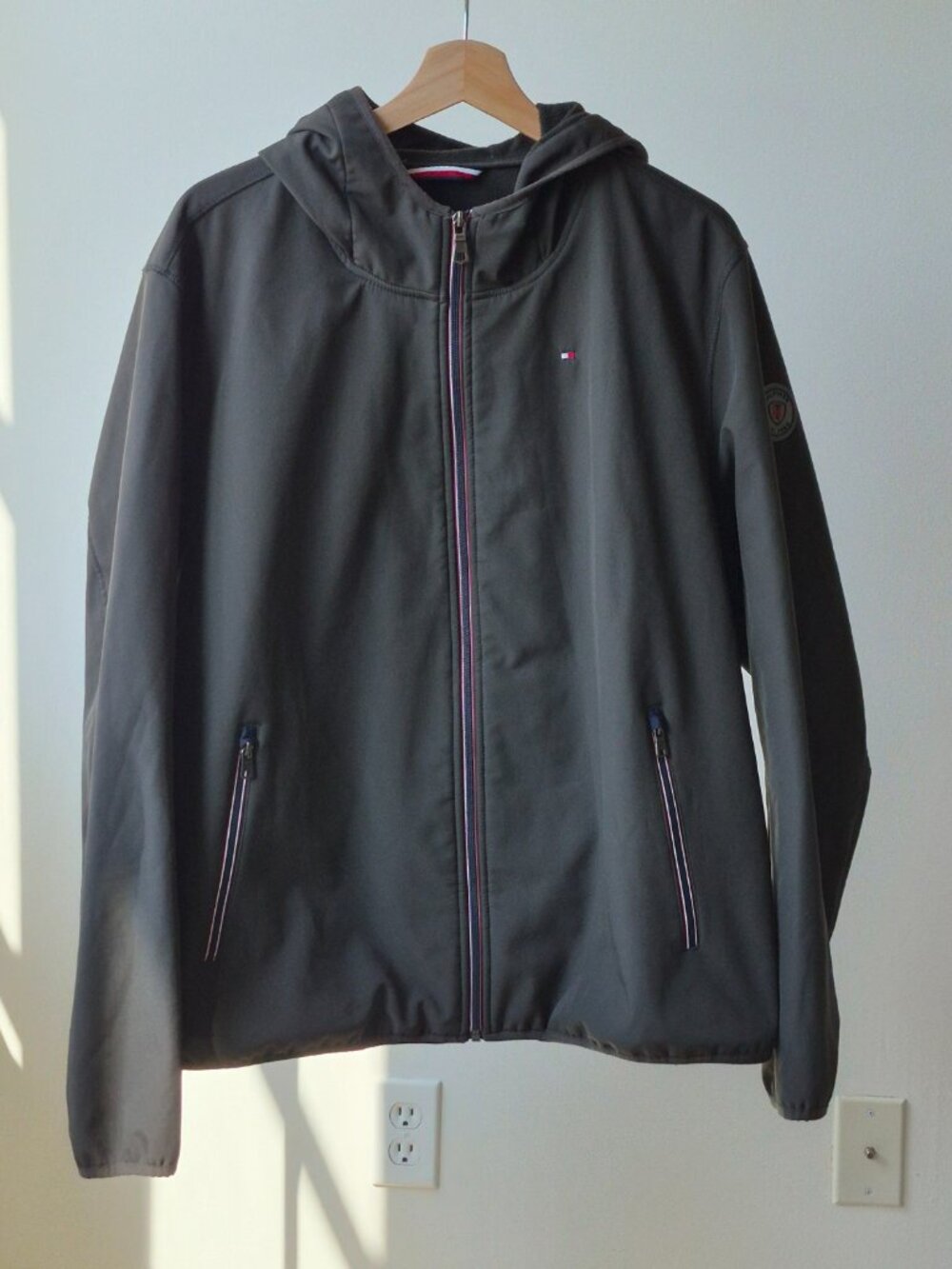 Tommy Hilfiger Men’s XL Olive Performance Softshell Hooded Jacket 157AP294
